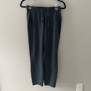 lululemon joggers in gray